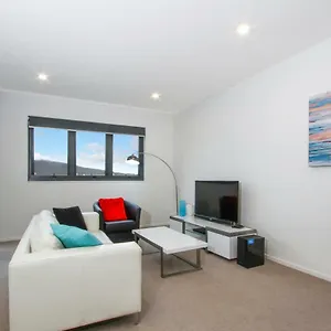 accommodate-canberra-iq-smart-apartments-braddon.hotels-canberra.com/